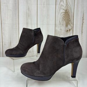 Clarks Delsie Stella Leather Boots Heeled Booties Purple Gray Suede Size 8.5